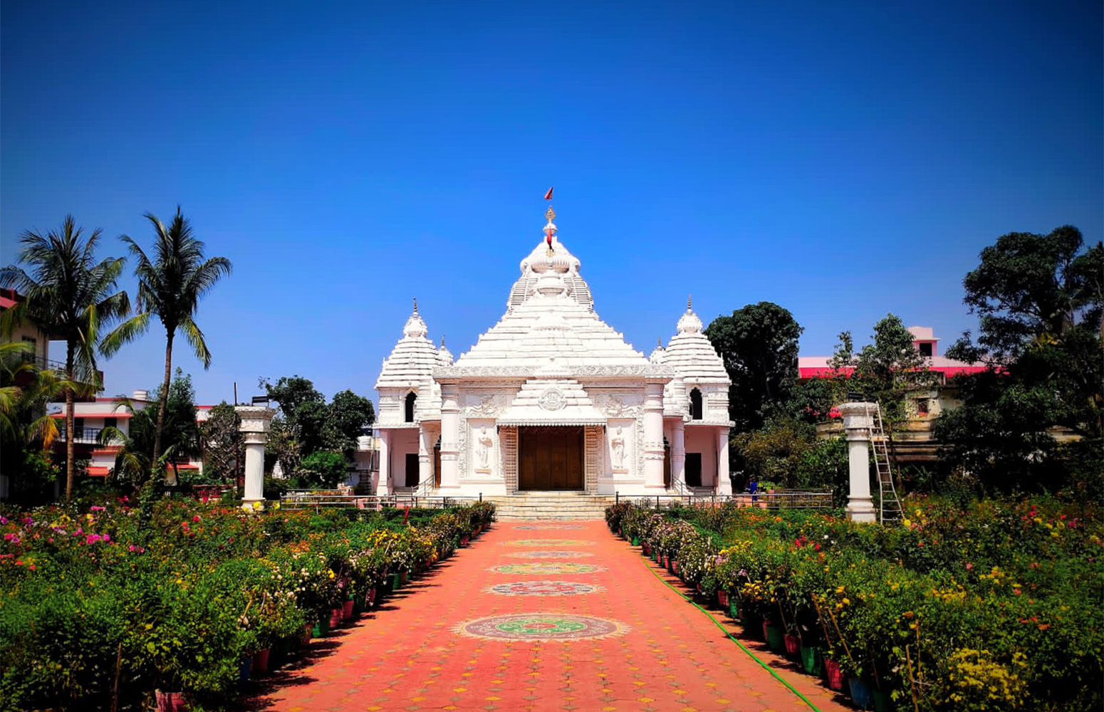“ My dear Child! I am Sadguru. The wishes of Jagatguru are blossomed within me. My only job is to show you the path to Salvation. Those, who have been depending on me, I will take them to Salvation by holding their hands. You need to only have the belief that your Thakura is ‘Sadguru. ”